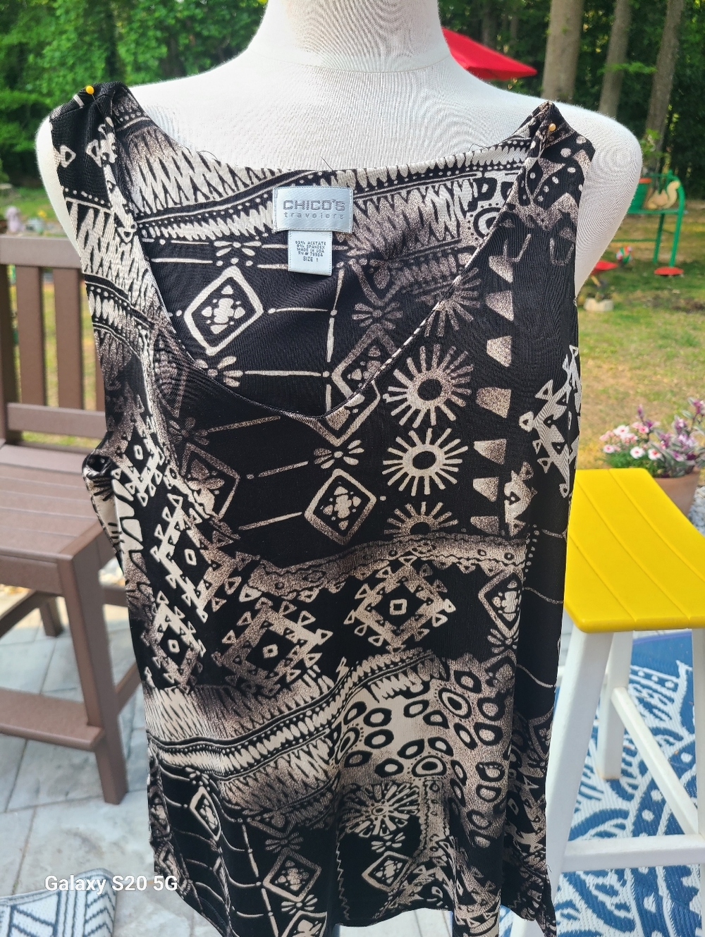 Chico's Black and Cream Geometric Sleeveless Shell